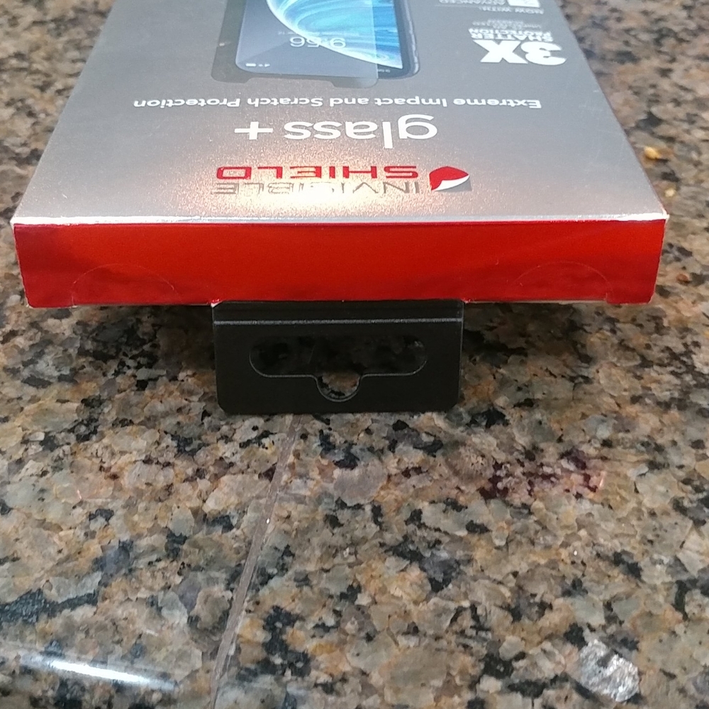 Screen Protector - Picture 4 of 6